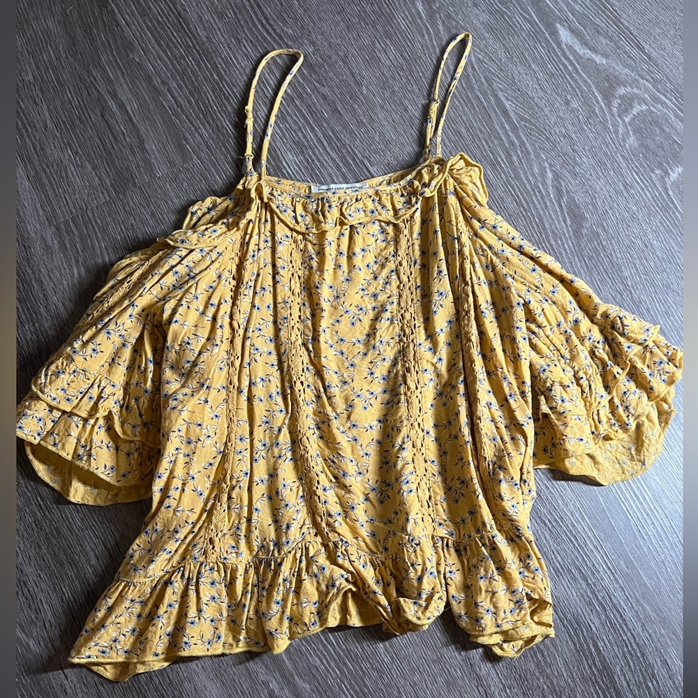 OFF SHOULDER AE SHIRT